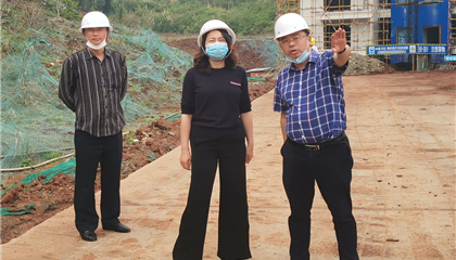 市國資委副主任張力到興學商務(wù)中心調(diào)研項目建設(shè)、疫情防控工作