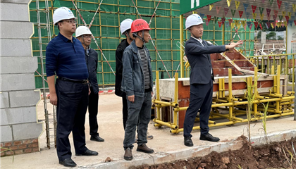 向誠(chéng)、石鎮(zhèn)槐暗訪工程項(xiàng)目建設(shè)和企業(yè)運(yùn)營(yíng)管理工作